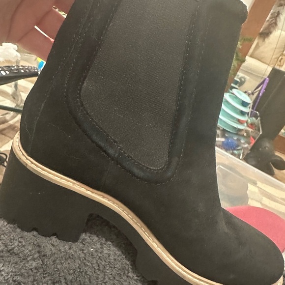 Dolce Vita Black H2O suedes Ankle Booties size 7 - Picture 8 of 10